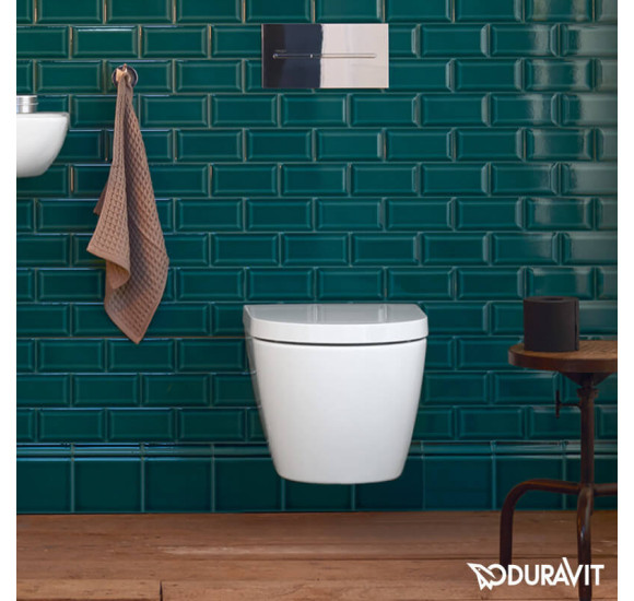 Pakabinamas klozetas Duravit Me by Starck compact "Rimless", su "soft close" dangčiu