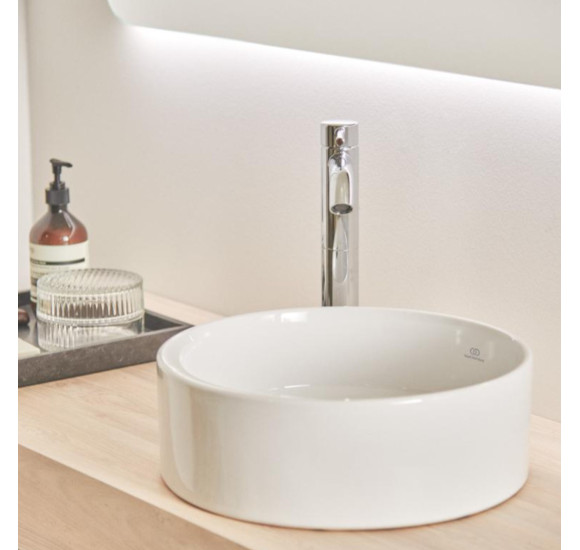 Ceraline pastatomo praustuvo maišytuvas su dugno vožtuvu