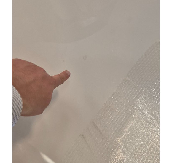 IŠPARDAVIMAS. Villeroy&Boch Quaryl® Oberon, stačiakampė vonia,180x80cm (su smulkiu pažeidimu paviršiuje)