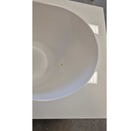 IŠPARDAVIMAS. Villeroy&Boch Quaryl® Oberon, stačiakampė vonia,180x80cm (su smulkiu pažeidimu paviršiuje)