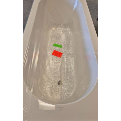 IŠPARDAVIMAS. Villeroy&Boch Quaryl® Oberon, stačiakampė vonia,180x80cm (su smulkiu pažeidimu paviršiuje)