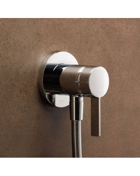 Keuco IXMO solo potinkinio dušo maišytuvo komplektas, su žarnos išvestimi ir apvalia apdaila